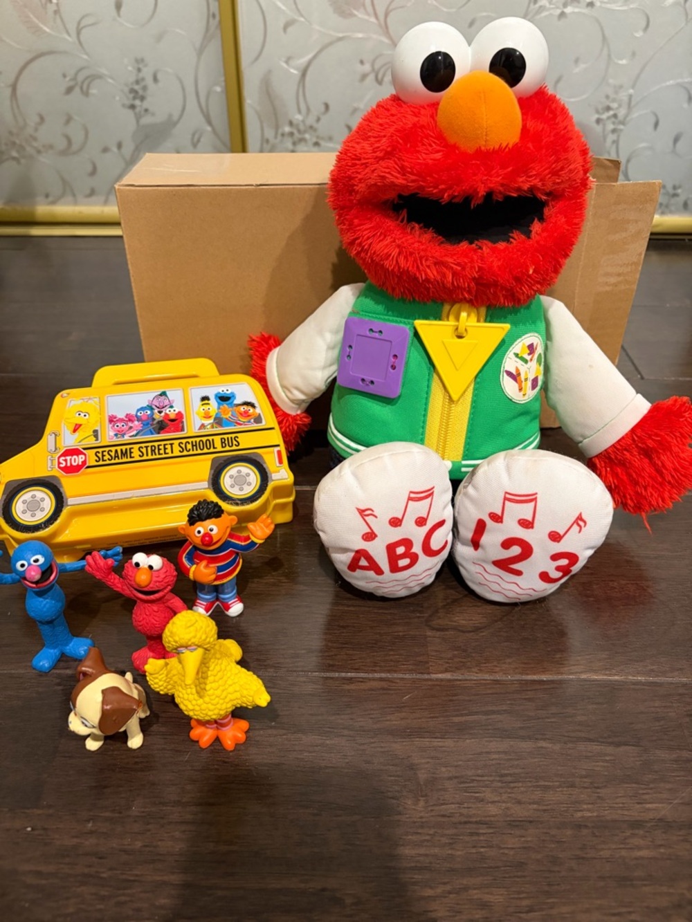 Sesame Street Elmo and Friends Plush Set with School Bus